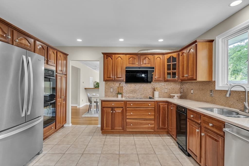 3 Cathy Rd, Burlington MA 01803 photo 18