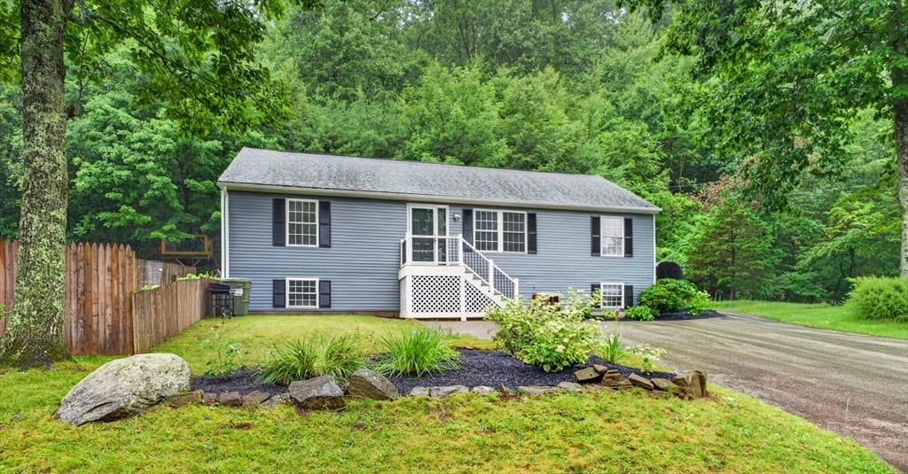 1226 Brimfield Rd, Warren MA 01083