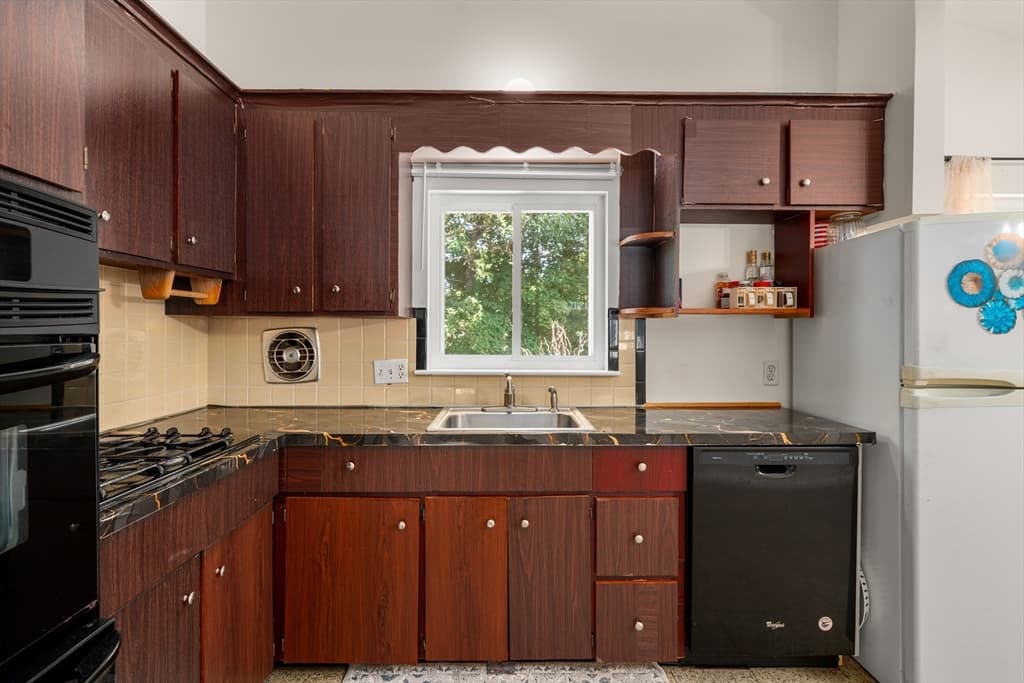 14 Richard Rd, Medway MA 02053 photo 7