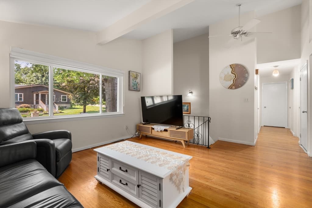14 Richard Rd, Medway MA 02053 photo 4