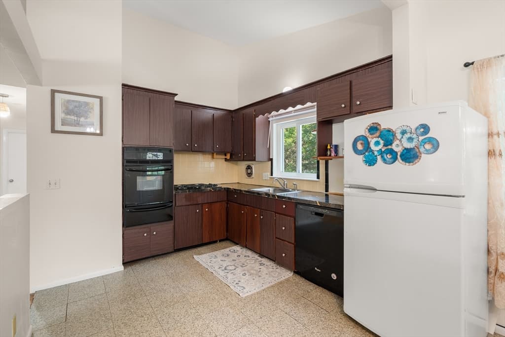 14 Richard Rd, Medway MA 02053 photo 8