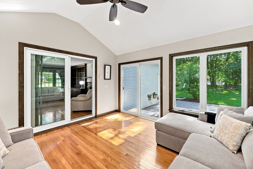 76 Mohawk Dr, Longmeadow MA 01106 photo 17
