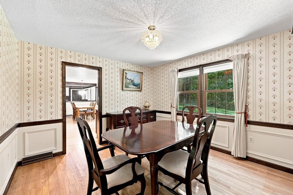76 Mohawk Dr, Longmeadow MA 01106 photo 7