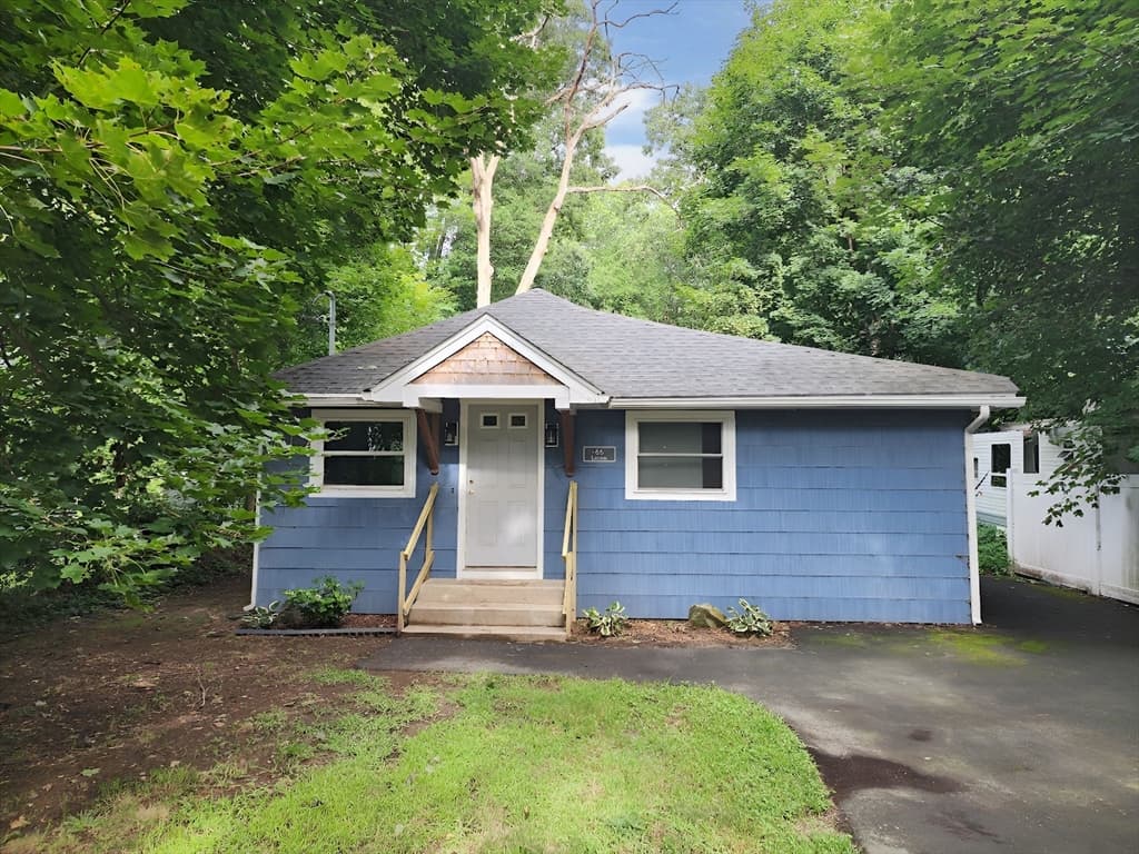 66 Lakeshore Dr, Holliston MA 01746