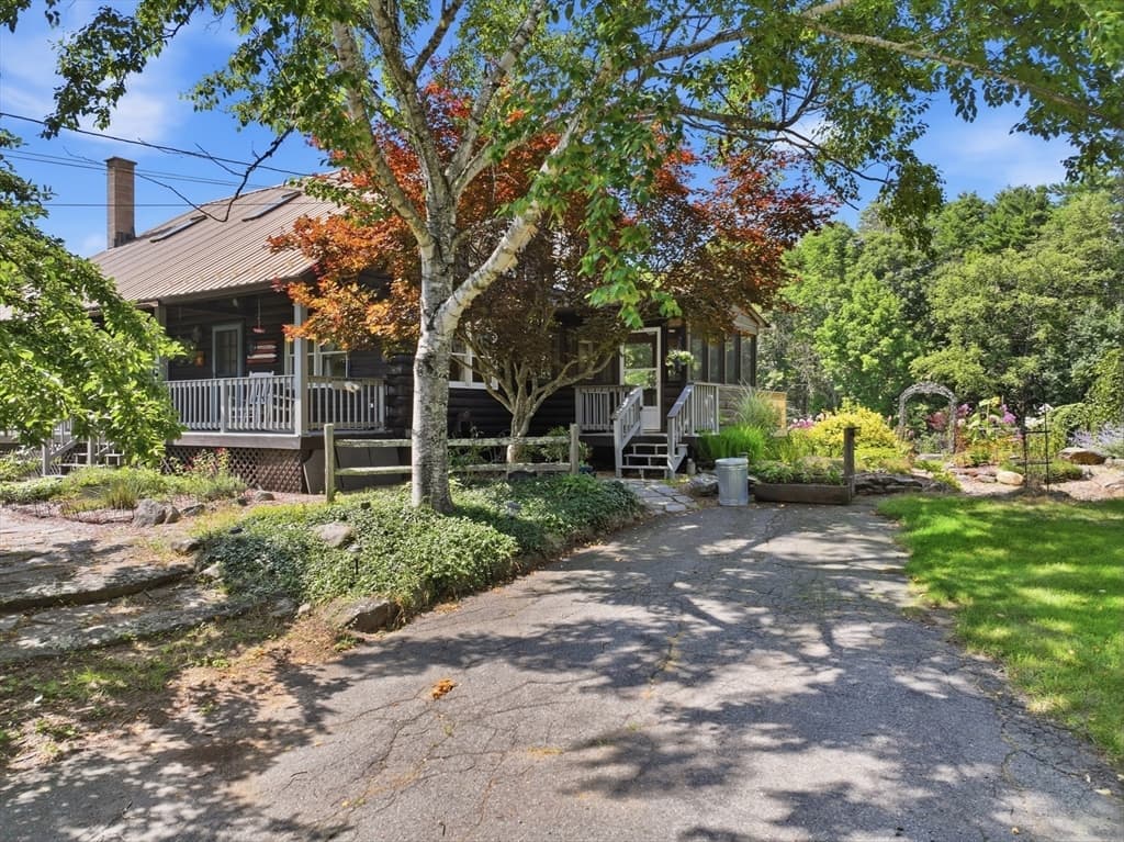 Single Family Residence at 15 Thompson Rd, Hubbardston MA 01452, Hubbardston, photo 32 of 42