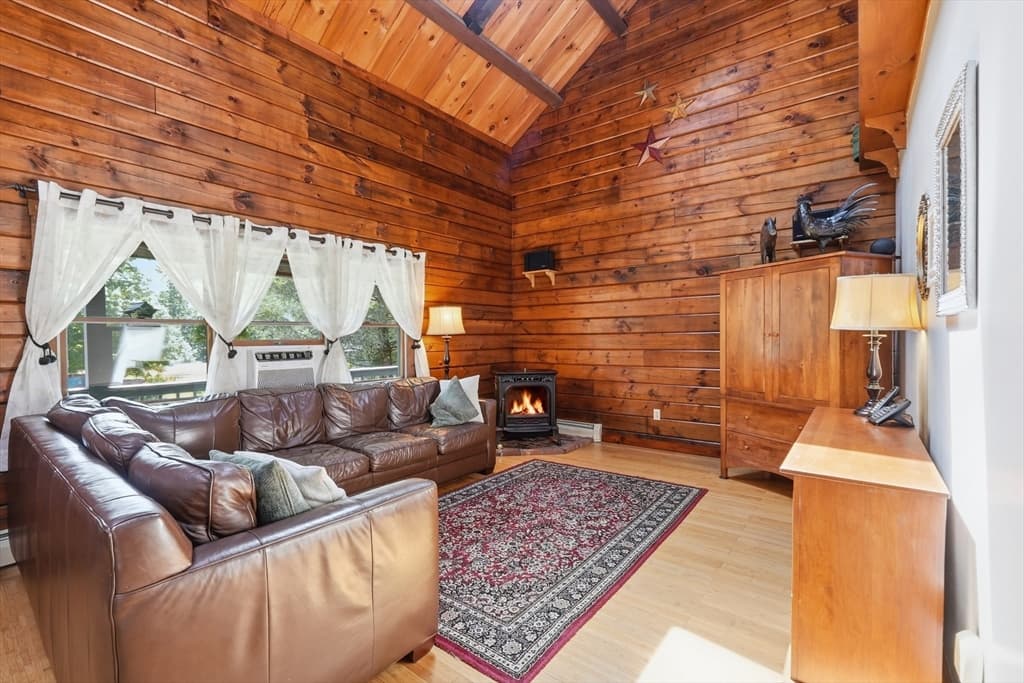 Single Family Residence at 15 Thompson Rd, Hubbardston MA 01452, Hubbardston, photo 5 of 42