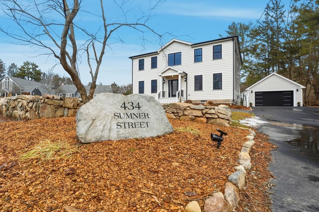 434 Sumner St, Stoughton MA 02072