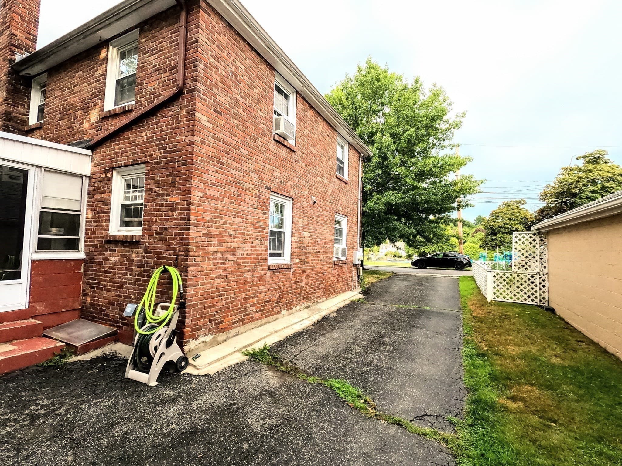 2 Family - 2 Units Side by Side at 67-69 York Ave, Watertown MA 02472, Watertown, photo 34 of 42