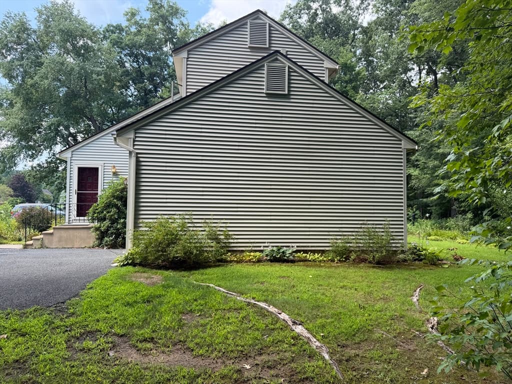 5 Meadow Oak Ln # B, Deerfield MA 01373 photo 4