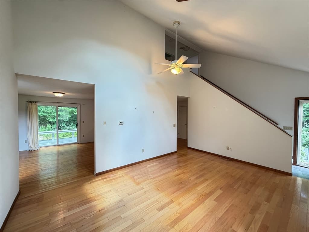 5 Meadow Oak Ln # B, Deerfield MA 01373 photo 8