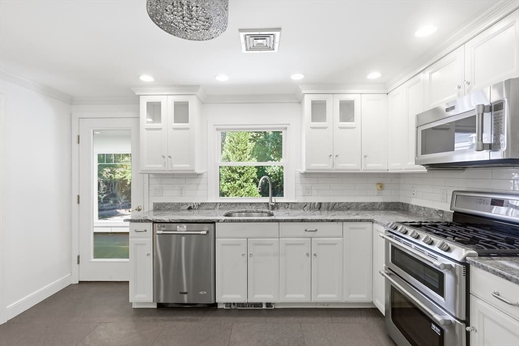 110 Thornberry Road, Winchester MA 01890 photo 7