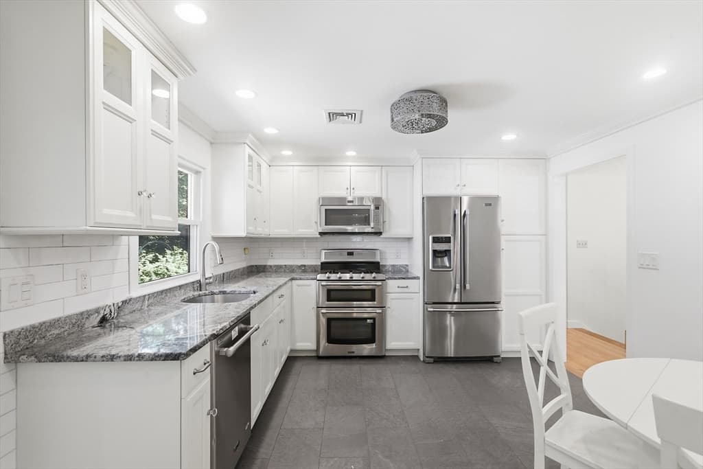 110 Thornberry Road, Winchester MA 01890 photo 8