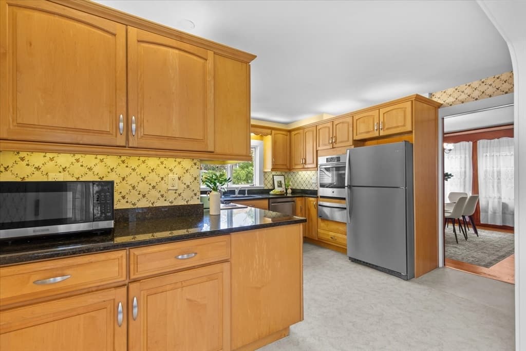 22 Gleason St, Medford MA 02155 photo 17