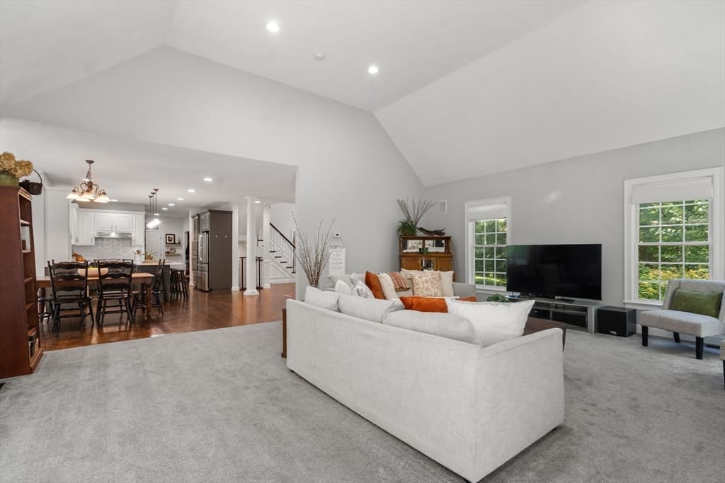 66 Glenview St, Upton MA 01568 photo 9