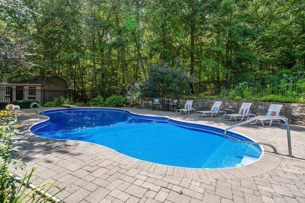 66 Glenview St, Upton MA 01568 photo 34