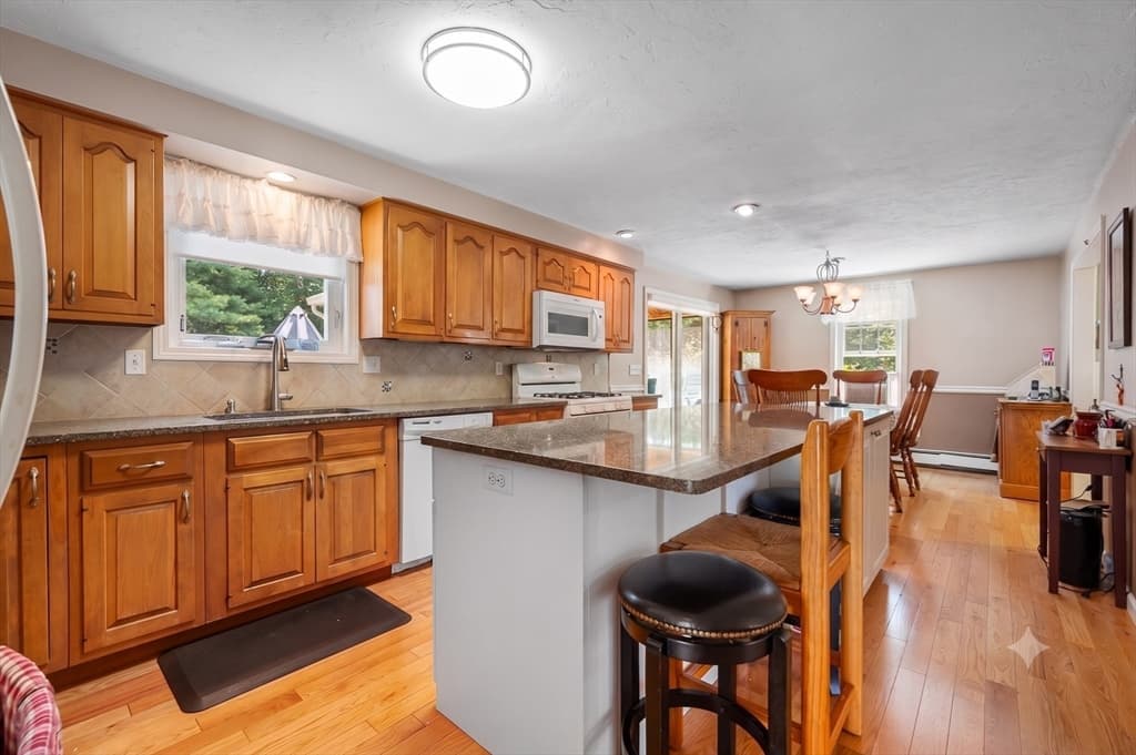 47 Houde St, Marlborough MA 01752 photo 6