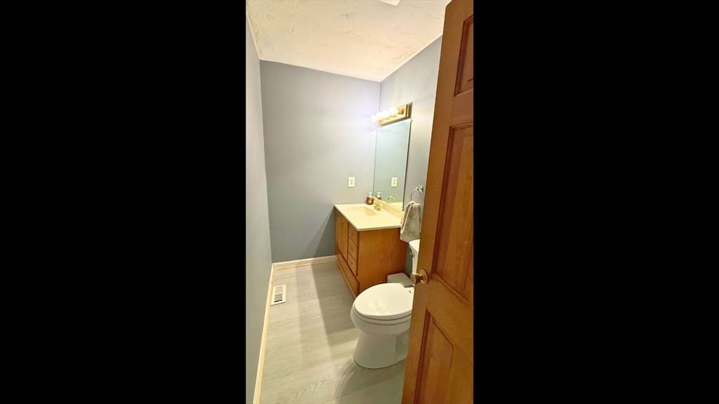 14 Indian Ridge Dr, Leominster MA 01453 photo 8