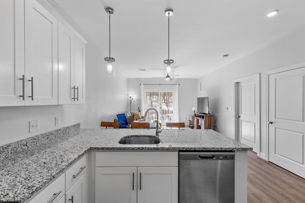 3211 Briarwood Village # 3211, Clinton MA 01510 photo 6