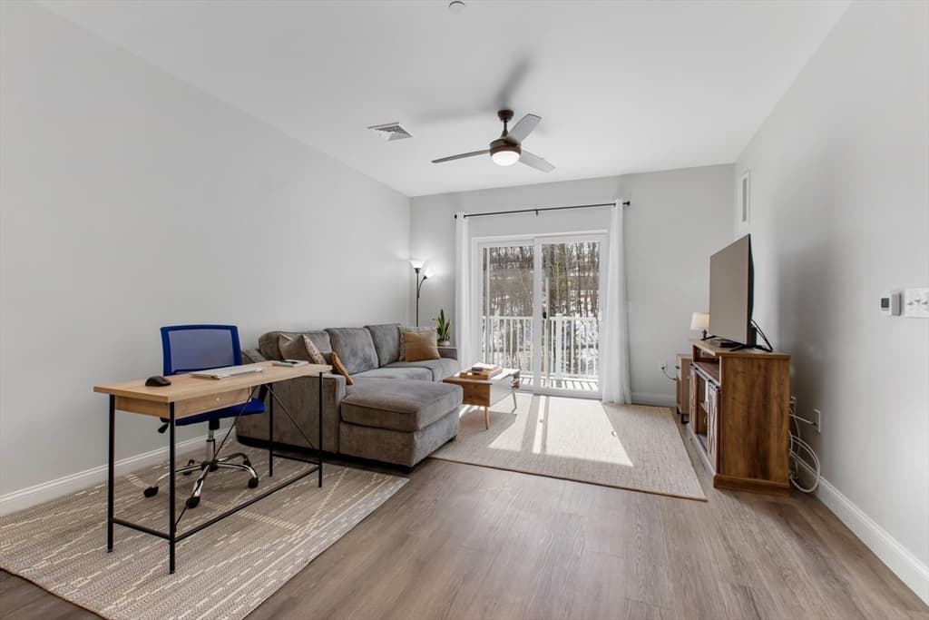3211 Briarwood Village # 3211, Clinton MA 01510 photo 7