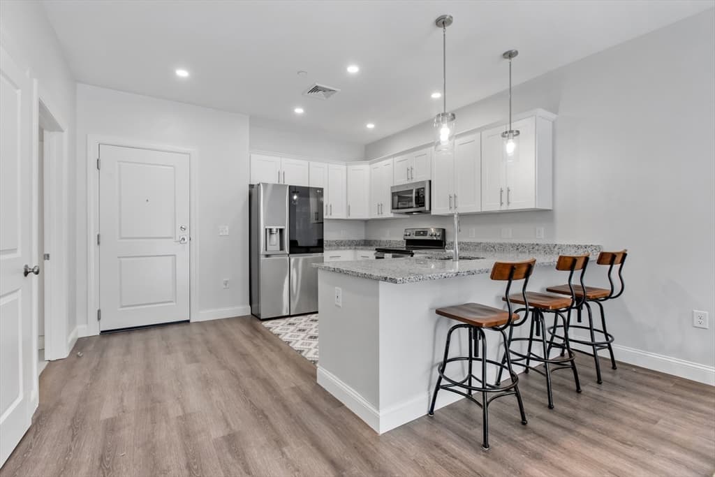 3211 Briarwood Village # 3211, Clinton MA 01510 photo 4