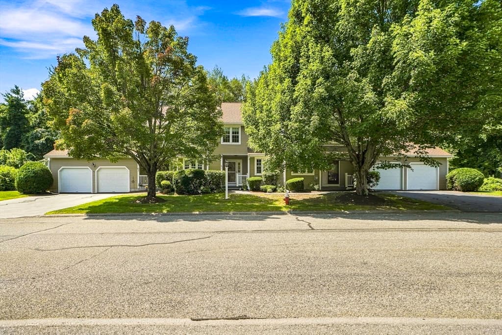61 Godfrey Ln # 61, Milford MA 01757 photo 2