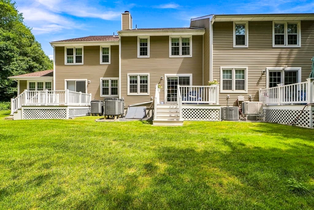 61 Godfrey Ln # 61, Milford MA 01757 photo 3