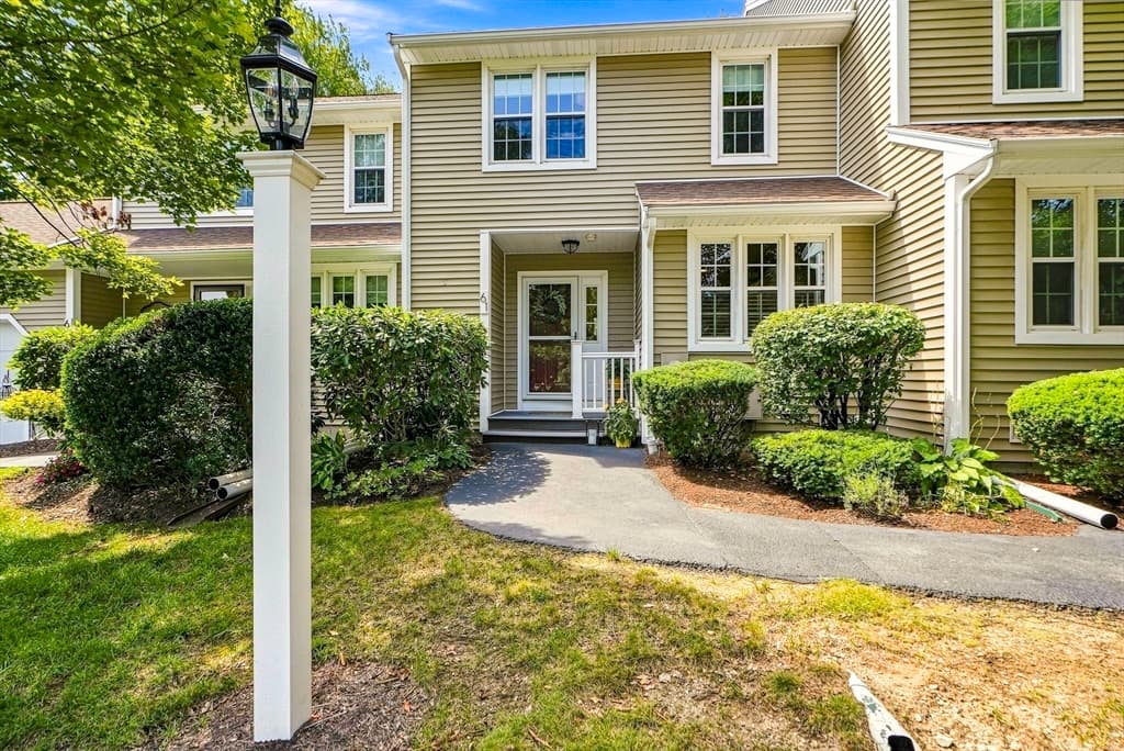 61 Godfrey Ln # 61, Milford MA 01757