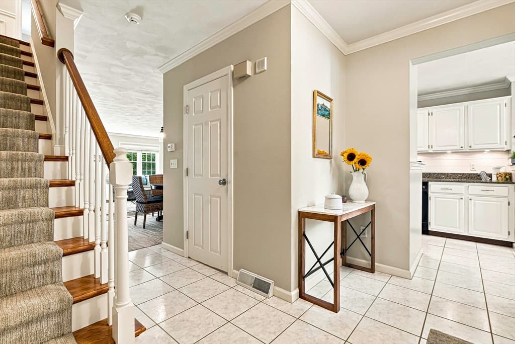 61 Godfrey Ln # 61, Milford MA 01757 photo 8