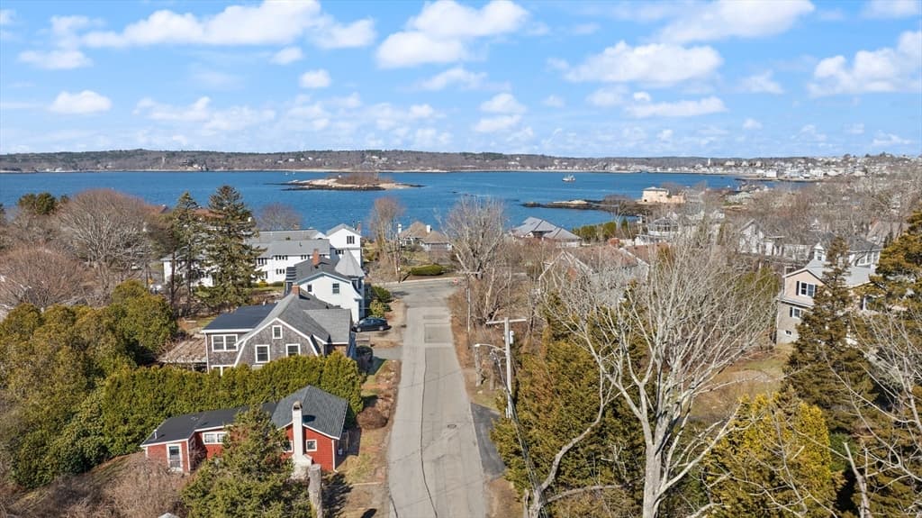 5 Grapevine Rd, Gloucester MA 01930 photo 2