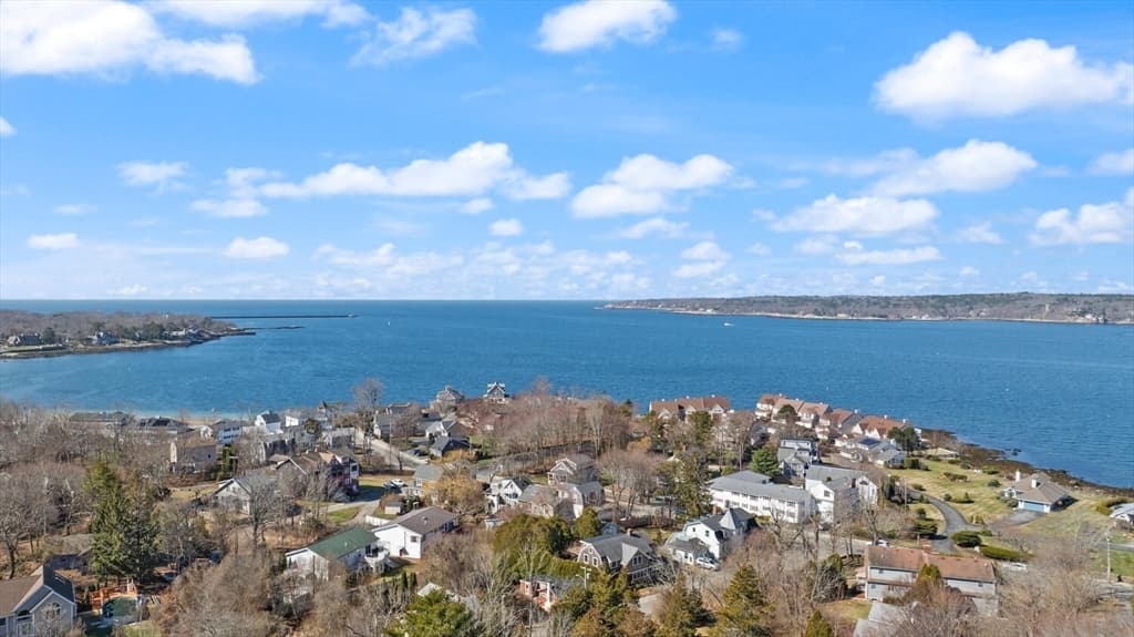5 Grapevine Rd, Gloucester MA 01930 photo 3