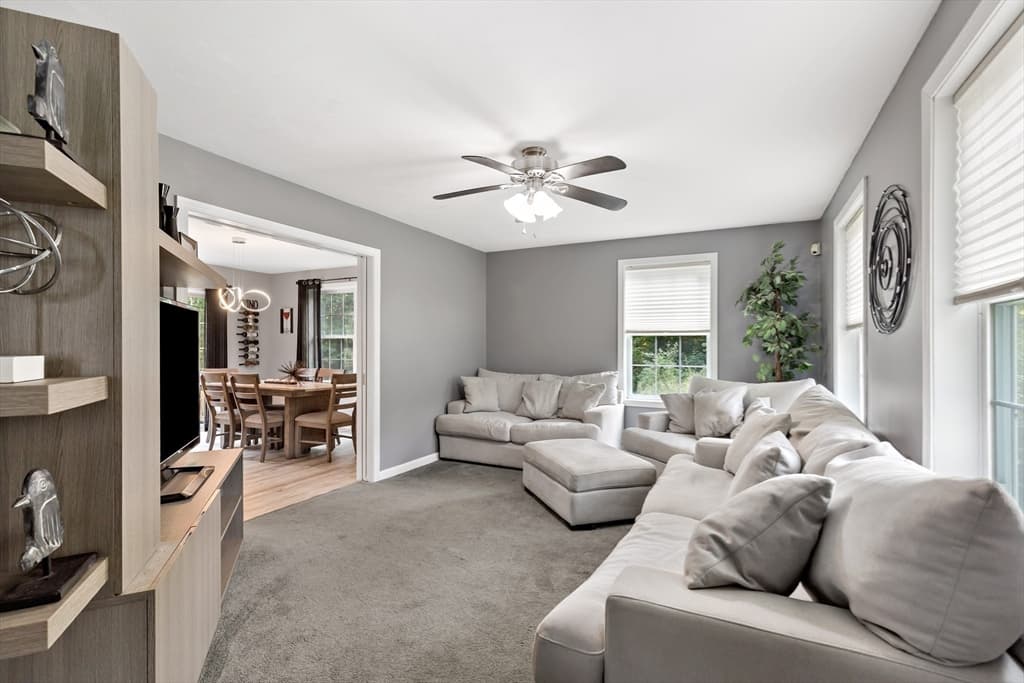 5 Debbie Ln, Freetown MA 02702 photo 12