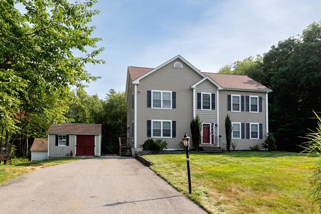 5 Debbie Ln, Freetown MA 02702