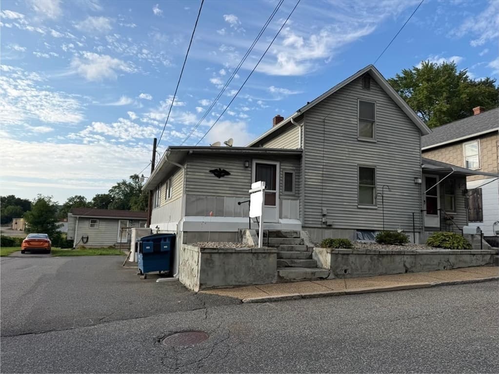 27 Dublin St, Palmer MA 01069 photo 3
