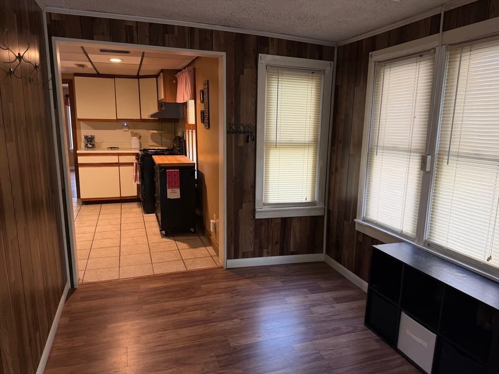 27 Dublin St, Palmer MA 01069 photo 5