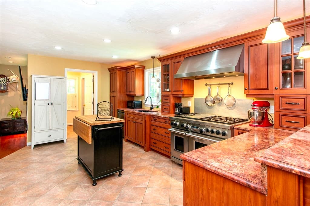 15 Hillside Lane, Bridgewater MA 02324 photo 16