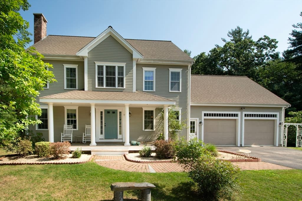 15 Hillside Lane, Bridgewater MA 02324