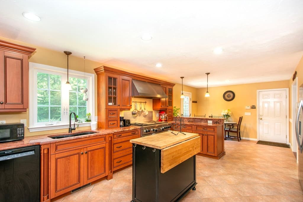 15 Hillside Lane, Bridgewater MA 02324 photo 14