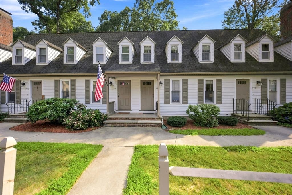 754 Wellman Ave # 754, Chelmsford MA 01863