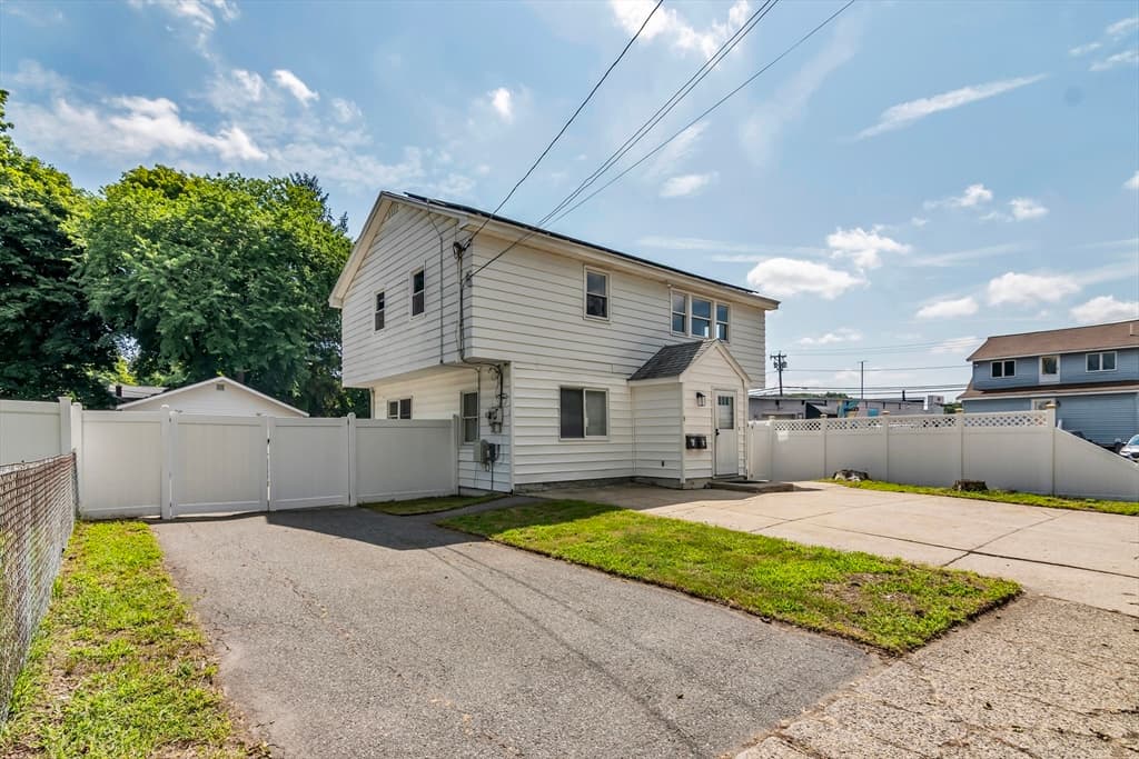 3 Hobson, Methuen MA 01844