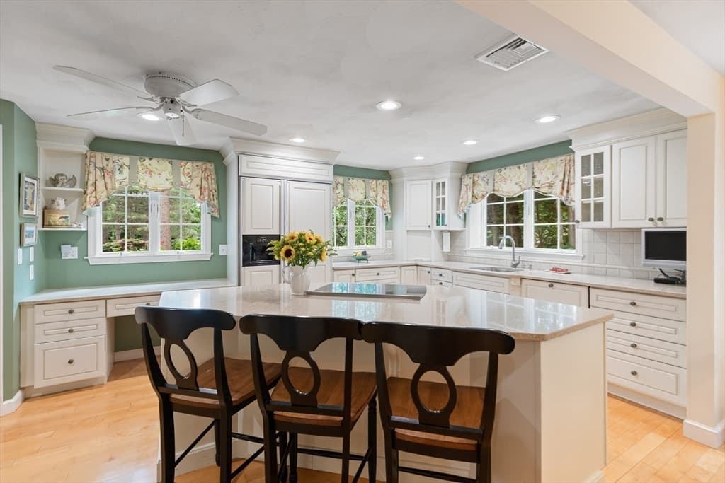 Single Family Residence at 22 Westover Drive, Lynnfield MA 01940, Lynnfield, photo 16 of 36