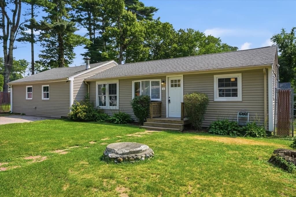 11 3rd Ave., Lakeville MA 02347