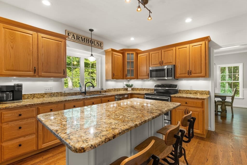 2 Brookside St, Upton MA 01568 photo 3
