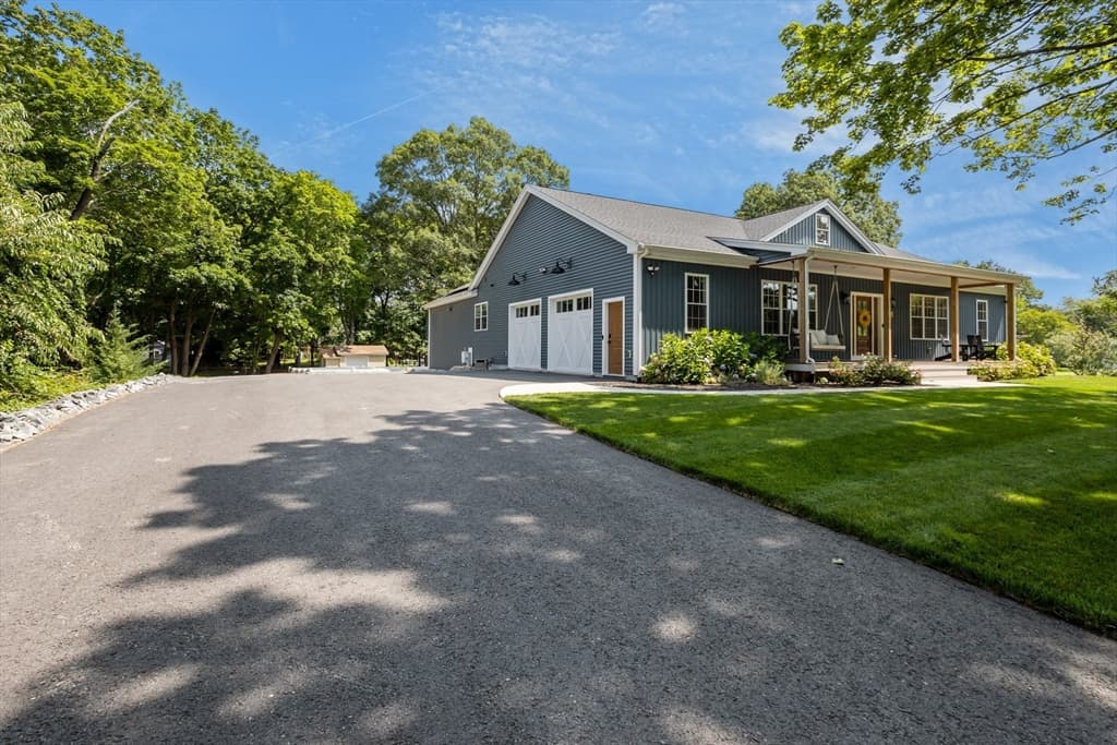 18 Willis Ave, Seekonk MA 02771 photo 2
