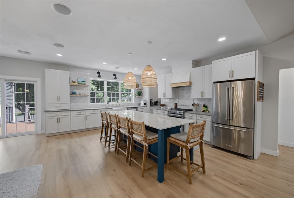 18 Willis Ave, Seekonk MA 02771 photo 4