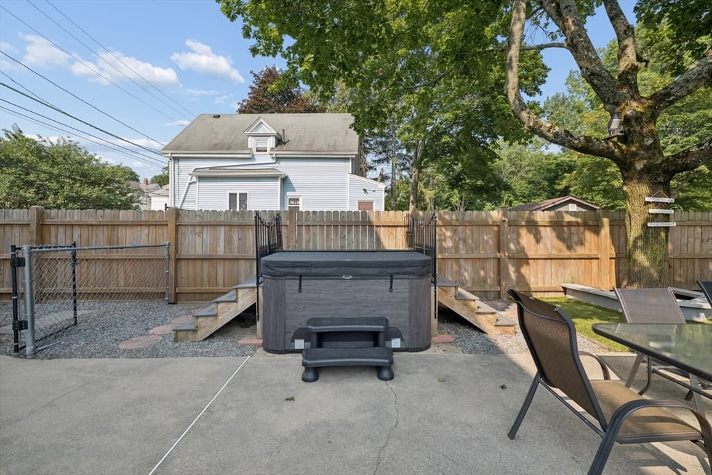 185 Richmond St, New Bedford MA 02740 photo 11