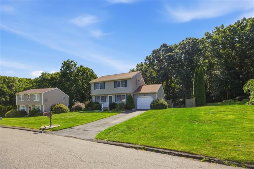 18 Scott Hollow Dr, Holyoke MA 01040 photo 2