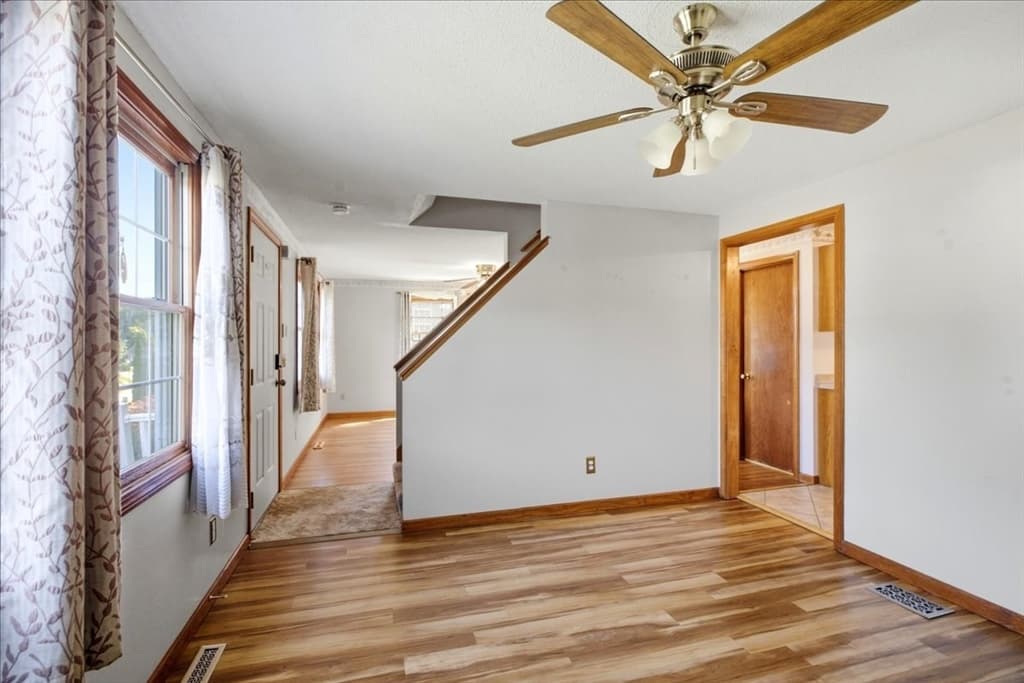 18 Scott Hollow Dr, Holyoke MA 01040 photo 6