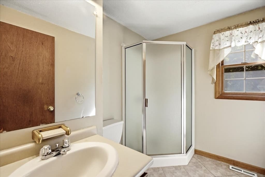 18 Scott Hollow Dr, Holyoke MA 01040 photo 18