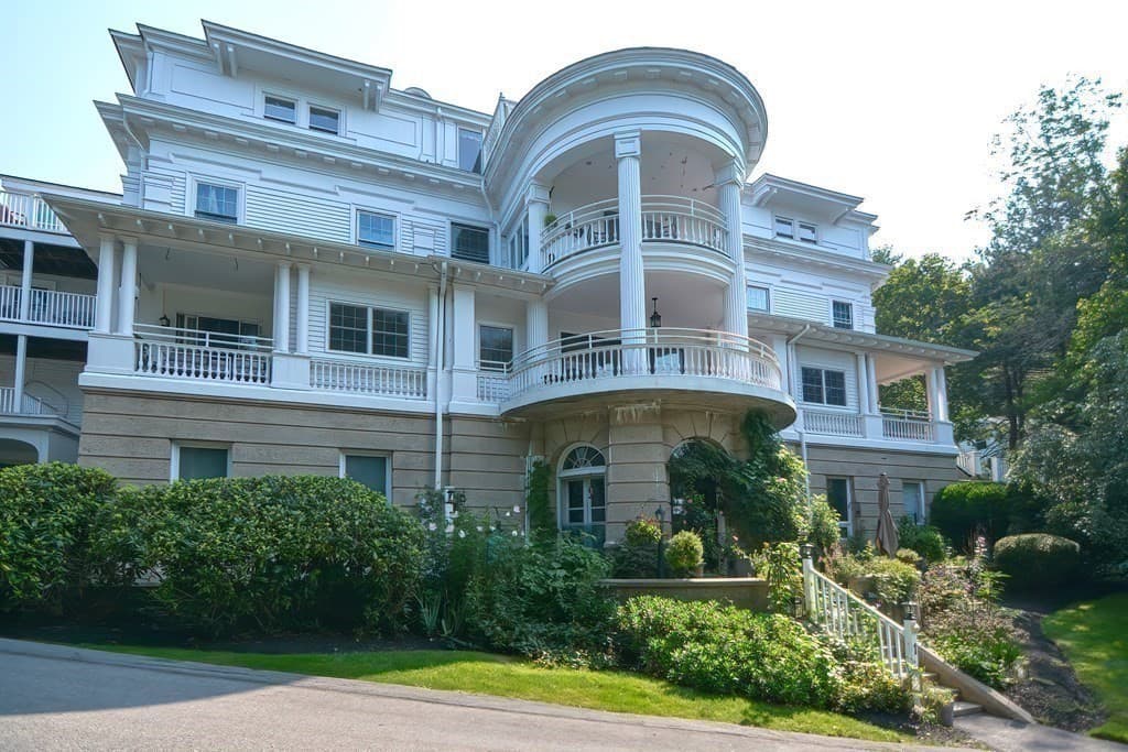 Condominium at 1401 Great Pond Road # 8, North Andover MA 01845, photo 22 of 38