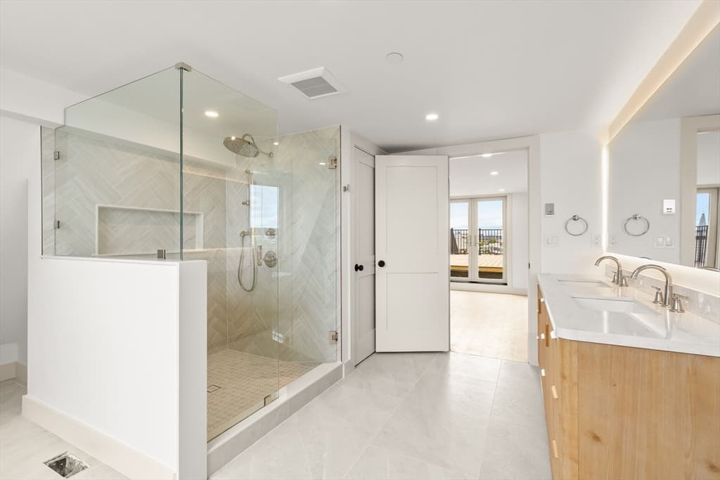 17 Princeton St # 3, Boston MA 02128 photo 11